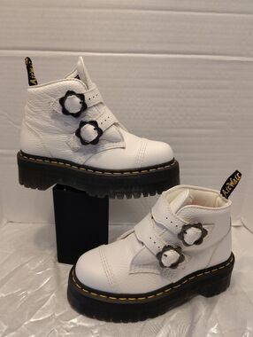 Dr. Martens Devone Flower Platform Women Boots.  # 6 US Size ( NEW )